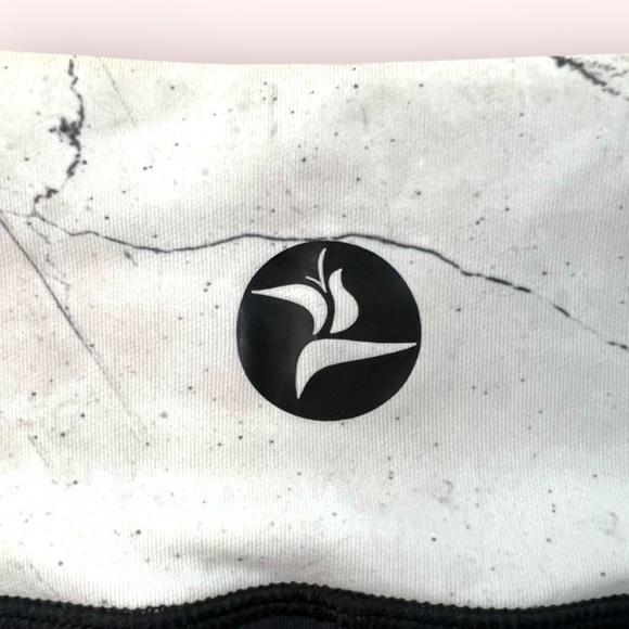 Citta X Kayla Wang Athletic Cropped Leggings Women's Size M Black White Marble - Picture 6 of 9